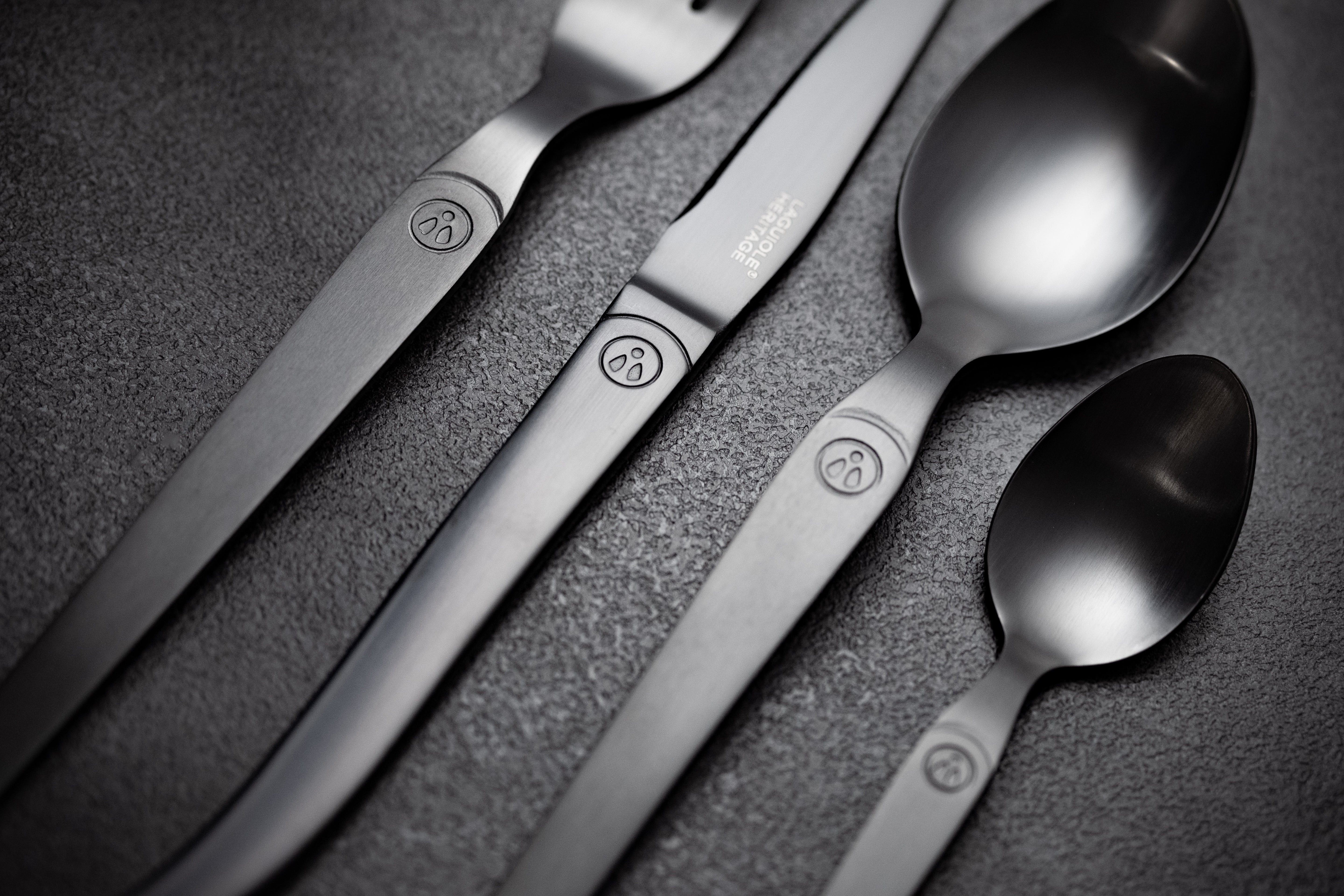 Comment choisir des couverts de table durables et élégants ?