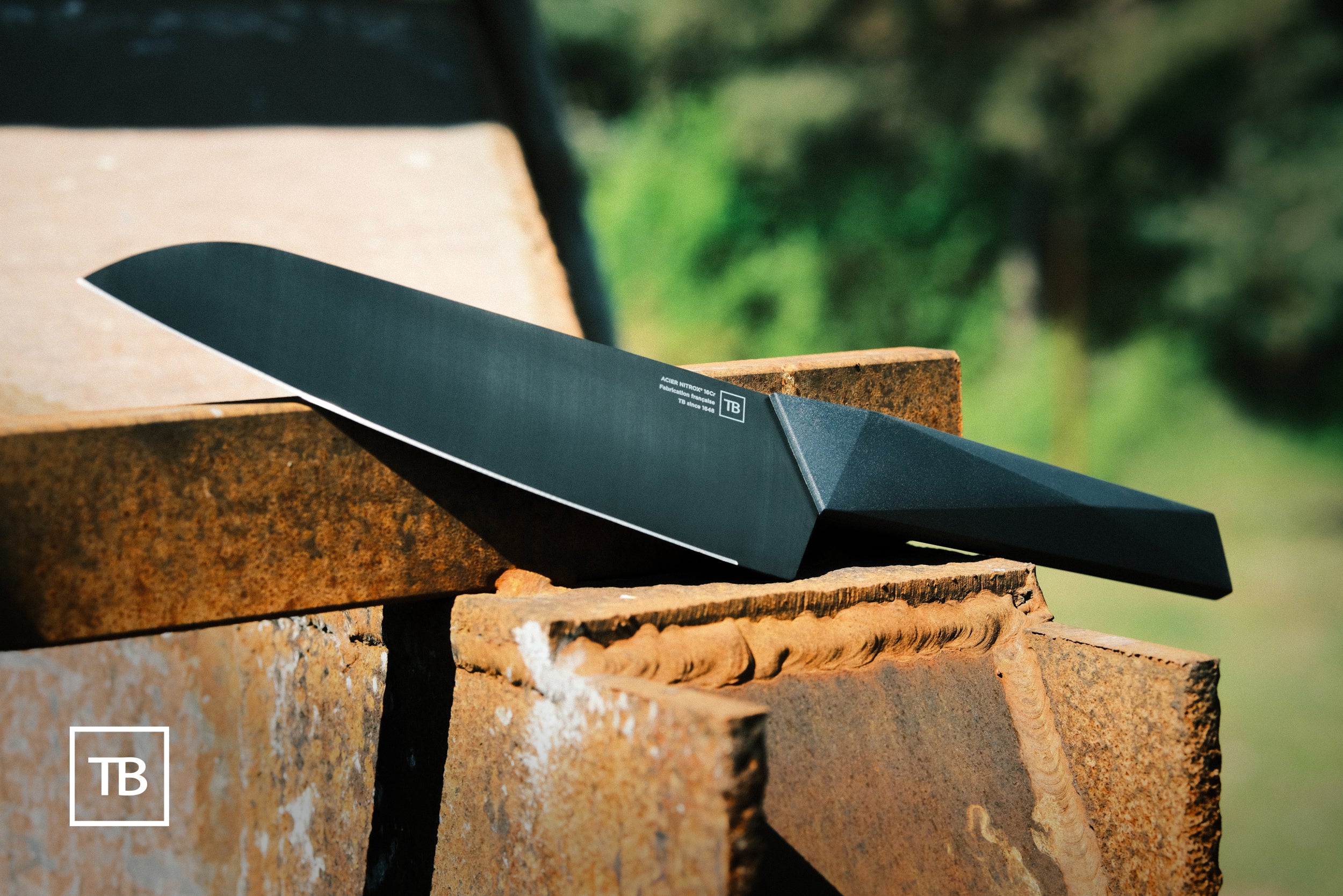 couteau santoku furtif extérieur